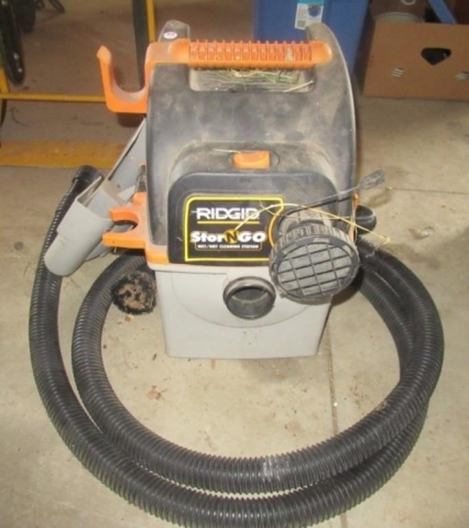 Ridgid store and go wet/dry vac.