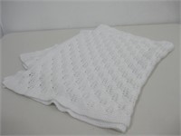 32"x 38" White Blanket