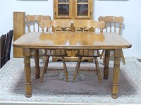MAPLE RECTANGULAR DINING TABLE W/LEAVES & 4 CHAIRS
