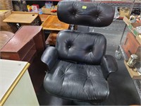 1970s Vtg Black Leather Chair