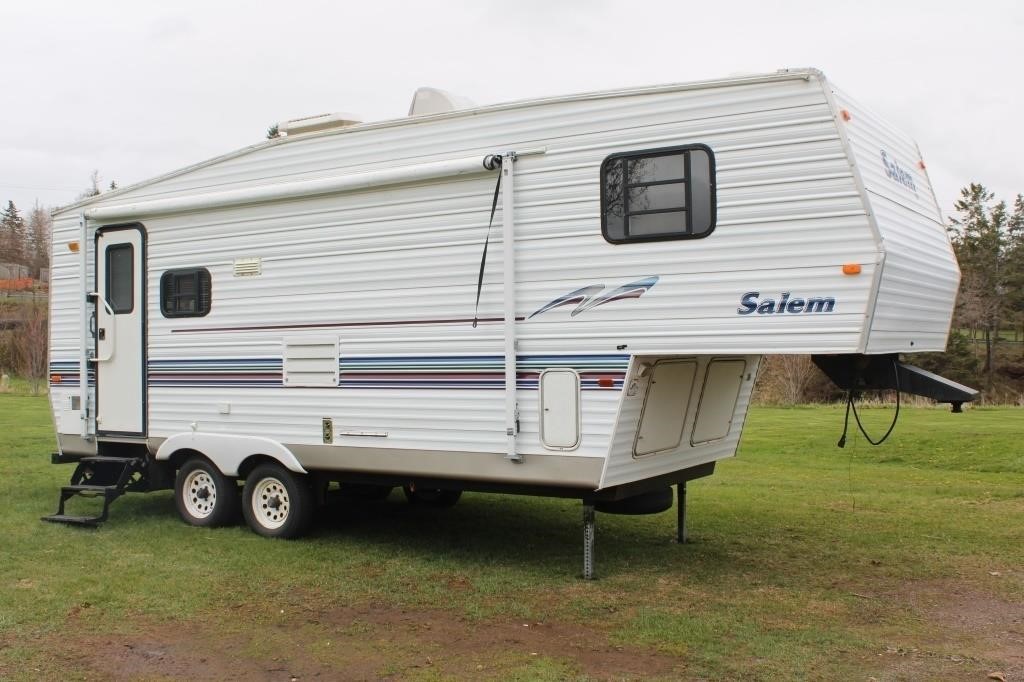 2005 SALEM 5th WHEEL CAMPER RV BY FOREST RIVER