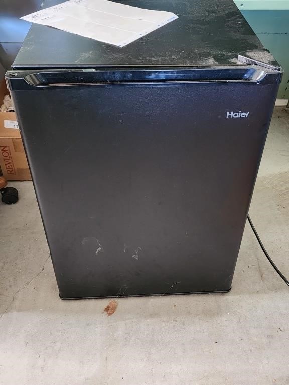 Haier Mini Fridge