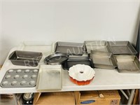 assorted bakeware, lasagna dish & bundt dish