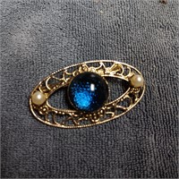 Gold Toned, Blue Center Stone Brooch
