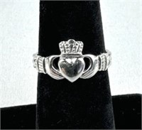 9K White Gold Claddagh Ring (RTS 375)