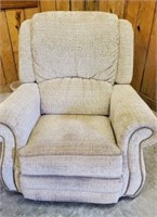 LA Z BOY RECLINER-SEAT SHOWS SOME STAINS