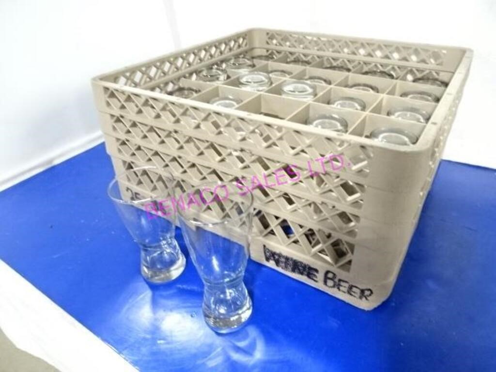 LOT, 4 GLASS RACKS (100PC) BEER GLASSES