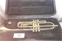 BACH TRUMPET W/ HARD SHELL CASE- SHOWS WEAR ON