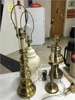 4 lamps w/shades