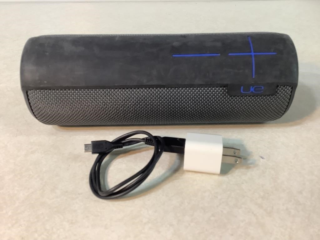 Ultimate Ears Blue Tooth Speaker W/Charger