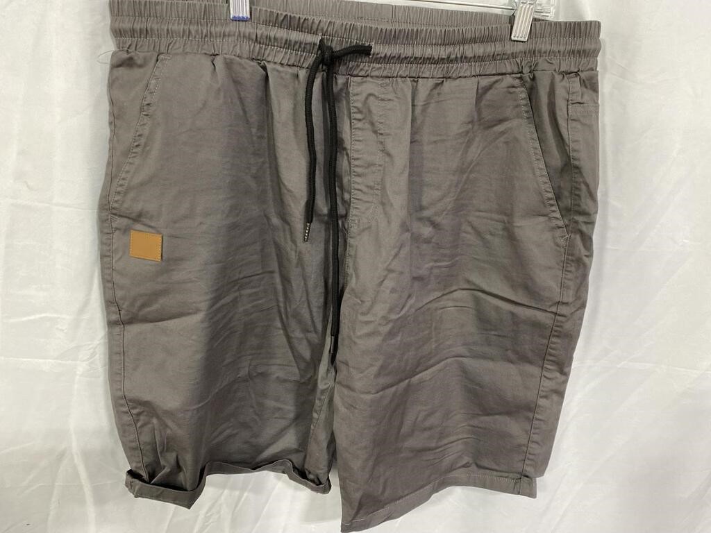 SIZE 38 MEN’S GREY SHORT WITH STRETCHY WAIST