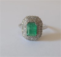 18ct white gold Emerald Diamond ring