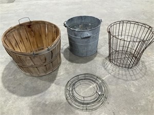 Apple basket, egg basket, metal pail