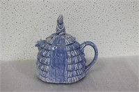A Rare Sadler Ye Daintee Ladyee Blue Teapot