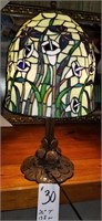 Tiffany Style Stained Glass Lamp w/Lilies