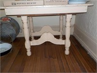 Antique square table pted 40 x 34