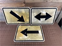 Arrow Street Road Signs Lot Of 3