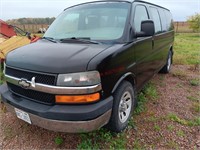 2003 Chevy van (black)