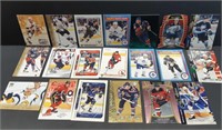 Lot of 20 Parallel and insert Hockey Cards