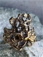 10K Gold Sculpture & 3 Diamonds Ring 9.9g