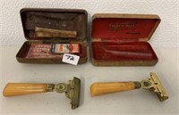 2 Vintage Razors (see photo)