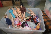 LOT OF BARBIES