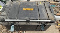 DeWalt box with rear wheels Approximately