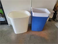 (3) Plastic Garbage Cans