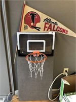Small basketball hoop & pennant