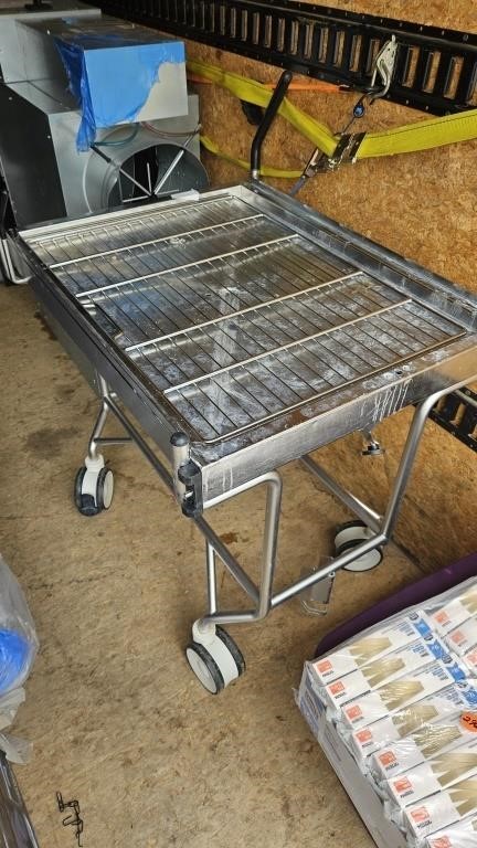 35"×26"×31" stainless  table on wheels