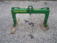 JOHN DEERE FAST HITCH (like new)