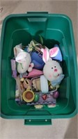 Tote of Easter decor
