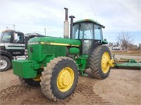 1989 JD 4955 MFWD tractor, 2964 hrs,