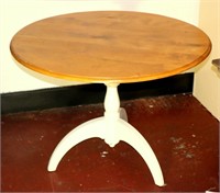 Round Oak Dining Table with White Legs