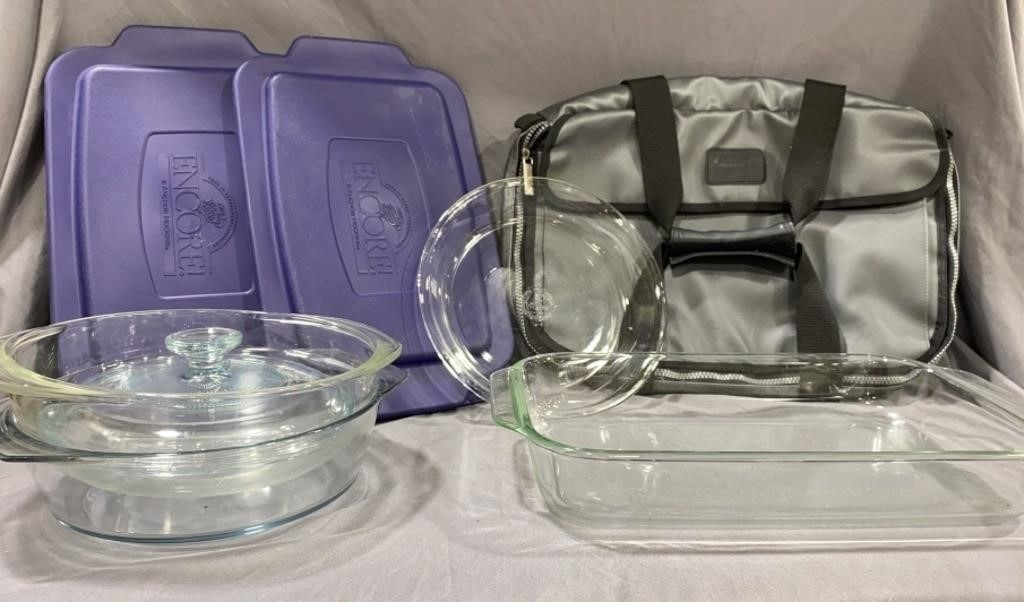 Pyrex baking Dishes, Carrier, non-matching lids