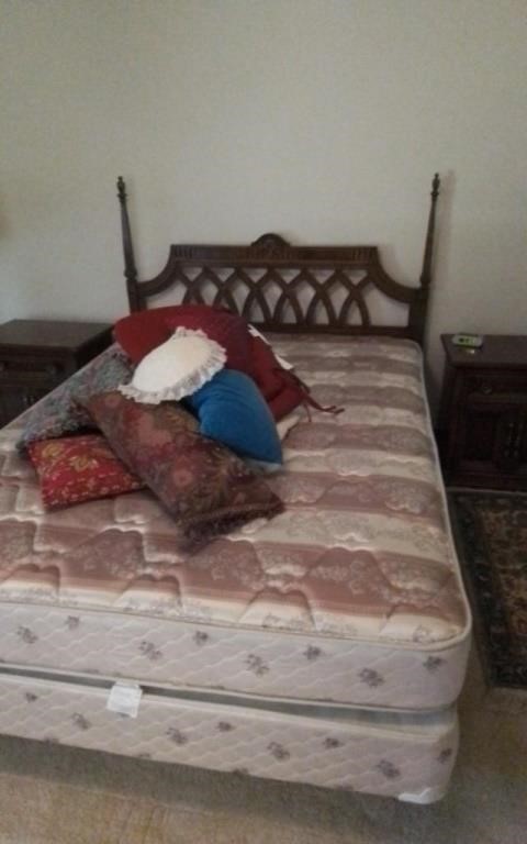 Queen size bed and pillows