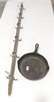 10 Inch Iron Skillet and Pot Rack