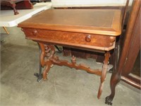 ANTIQUE WALNUT VICTORIAN ONE DRAWER PARLOR TABLE