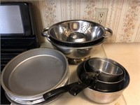 Drainers, cake & pie pans