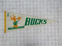 Vtg MILWAUKEE BUCKS Old Logo Pennant