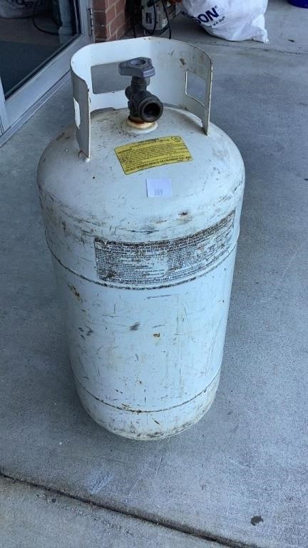 Large propane tank, empty