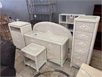 5 PC. WHITE WICKER FULL SIZE BEDROOM SET