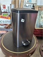 STAINLESS GARBAGE CAN
