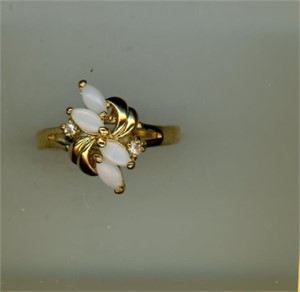 Ring S10 Gold Tone opal cluster