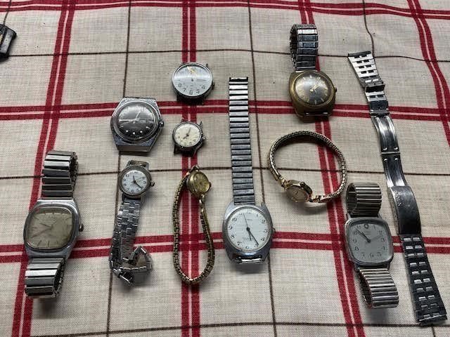LOT OF MISC TIMEX WATCHES