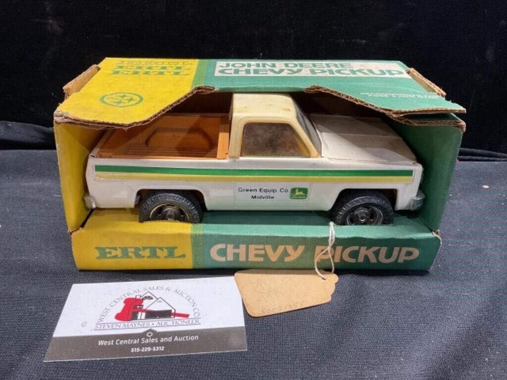 Ertl John Deere Chevy Pickup Green Equip Midville