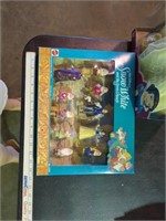Snow White and the seven dwarfs toy collection