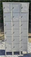 (ZZ) Locker Set With 18 Locker Compartments