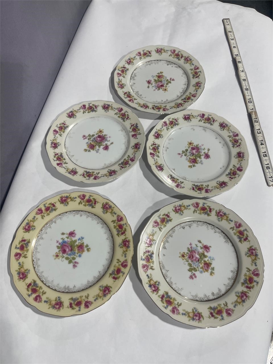 5 gold castle plates