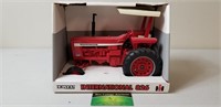 Case IH International 826, NIB, Ertl, 1995